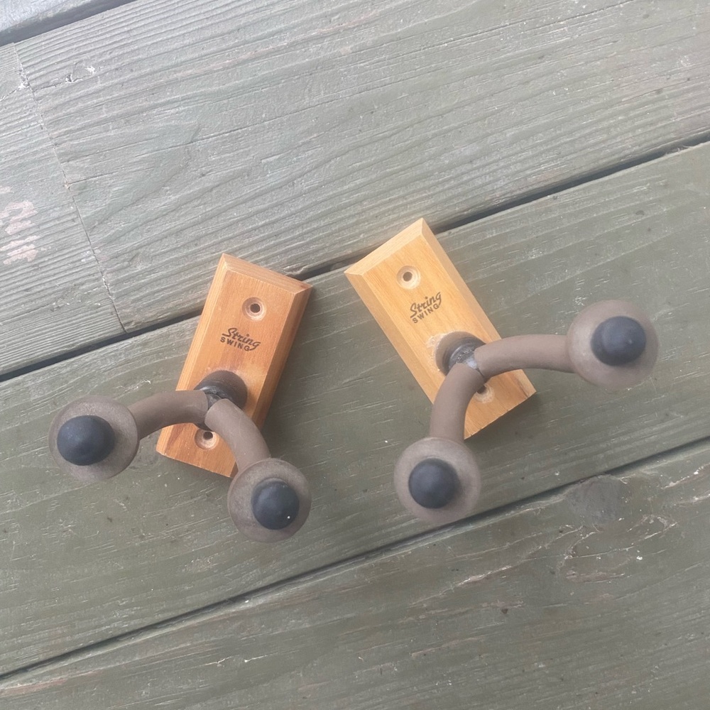 String Swing Guitar Wall Mounts